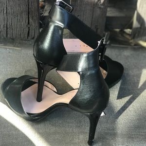 Only worn once! Little concrete crack accident!